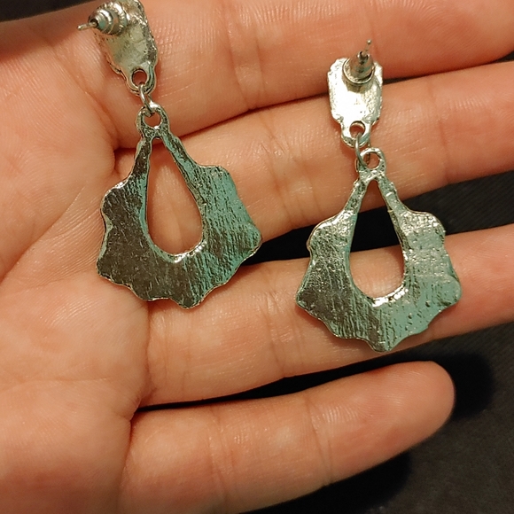 Dangle Earrings - Picture 3 of 3